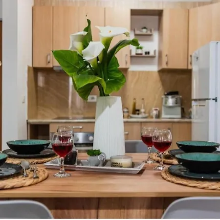 Seaside Escape 3 Bedrooms With Grand Terrace