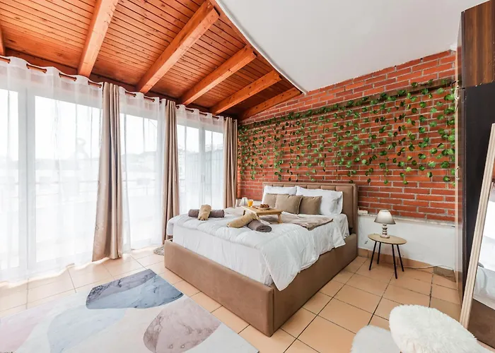 Seaside Escape 3 Bedrooms With Grand Terrace Durrës