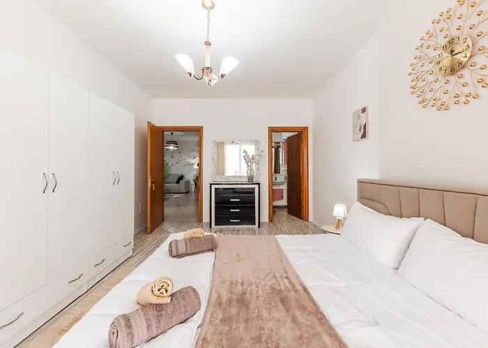 Seaside Escape 3 Bedrooms With Grand Terrace 公寓