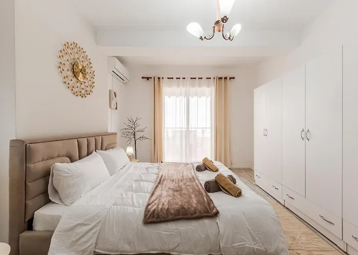 Seaside Escape 3 Bedrooms With Grand Terrace 公寓 *