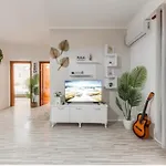 Seaside Escape 3 Bedrooms With Grand Terrace