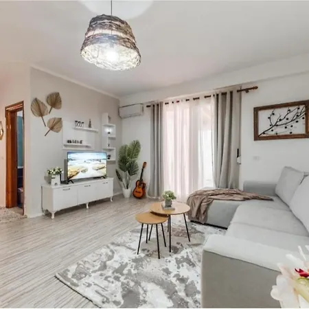 Seaside Escape 3 Bedrooms With Grand Terrace * Дуррес