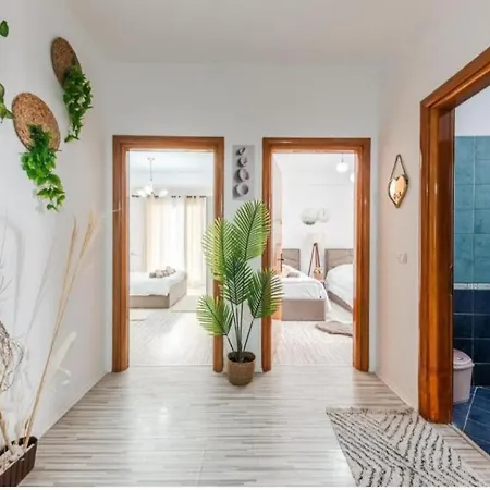 Апартаменты Seaside Escape 3 Bedrooms With Grand Terrace Дуррес