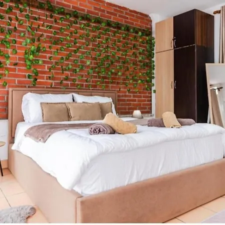 Seaside Escape 3 Bedrooms With Grand Terrace Дуррес