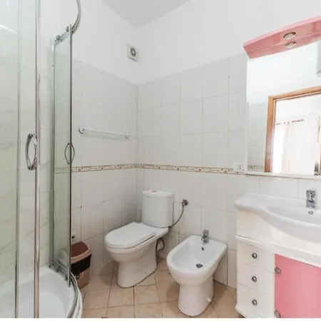 Seaside Escape 3 Bedrooms With Grand Terrace