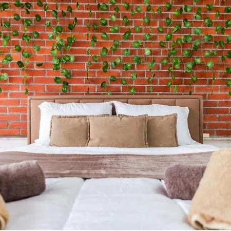 Seaside Escape 3 Bedrooms With Grand Terrace Апартаменты *