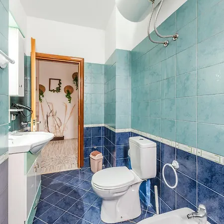 Seaside Escape 3 Bedrooms With Grand Terrace Апартаменты Дуррес