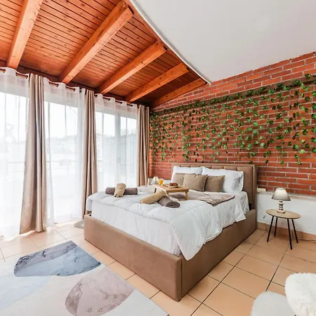 Seaside Escape 3 Bedrooms With Grand Terrace Дуррес