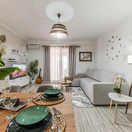 Seaside Escape 3 Bedrooms With Grand Terrace Апартаменты Дуррес