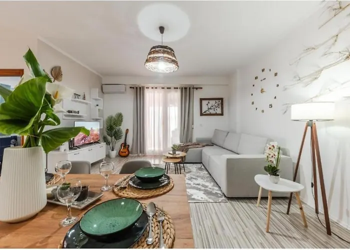 Seaside Escape 3 Bedrooms With Grand Terrace