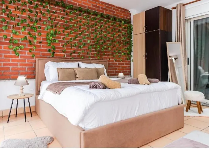 Seaside Escape 3 Bedrooms With Grand Terrace Durrës