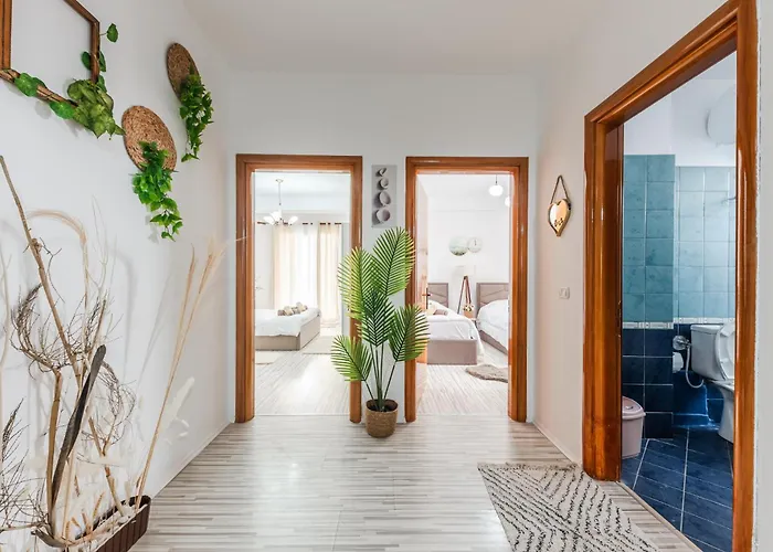 Seaside Escape 3 Bedrooms With Grand Terrace