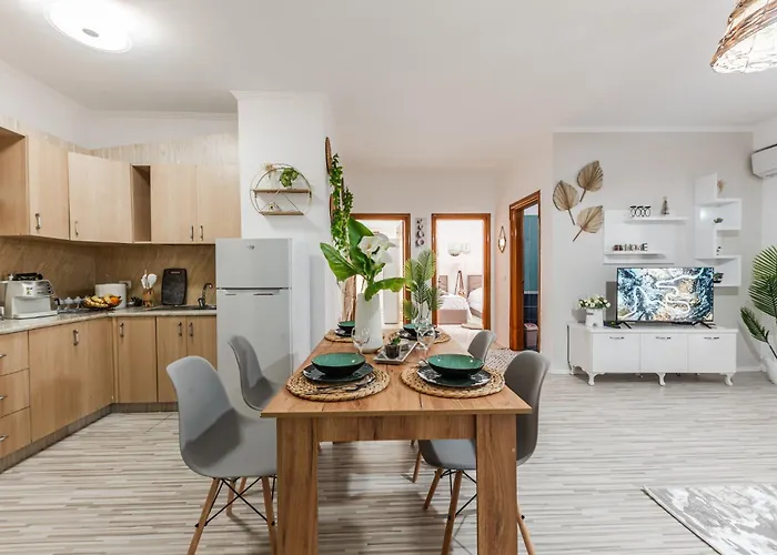 Seaside Escape 3 Bedrooms With Grand Terrace Apartment *